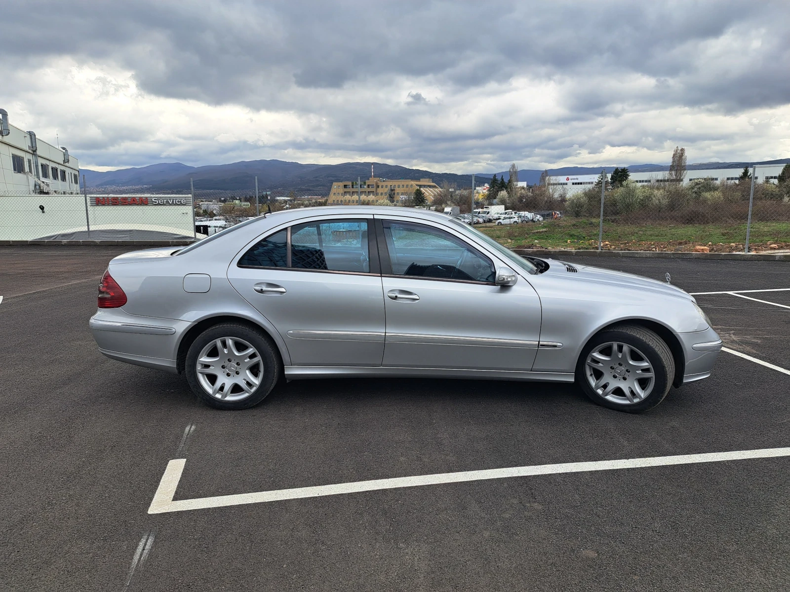 Mercedes-Benz E 270 CDI AVANGARDE : FULL , снимка 6 - Автомобили и джипове - 54078970