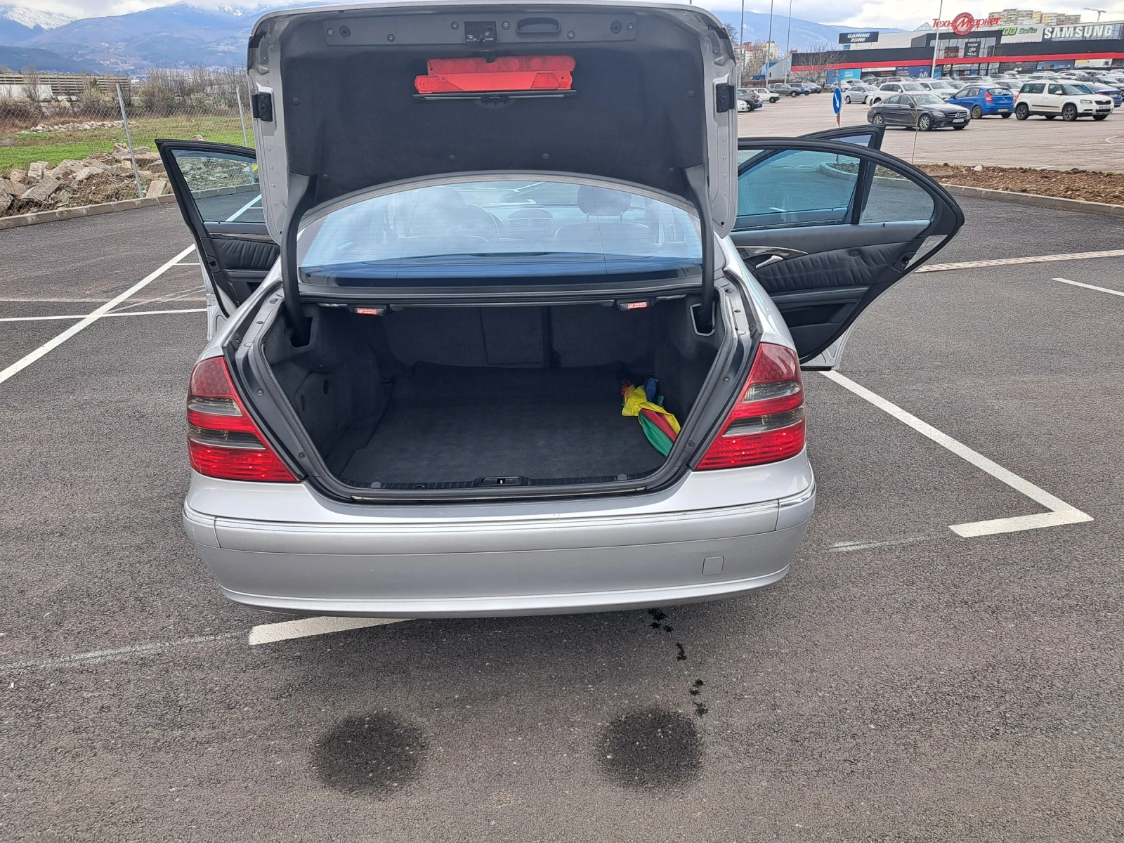 Mercedes-Benz E 270 CDI AVANGARDE : FULL , снимка 17 - Автомобили и джипове - 54078970