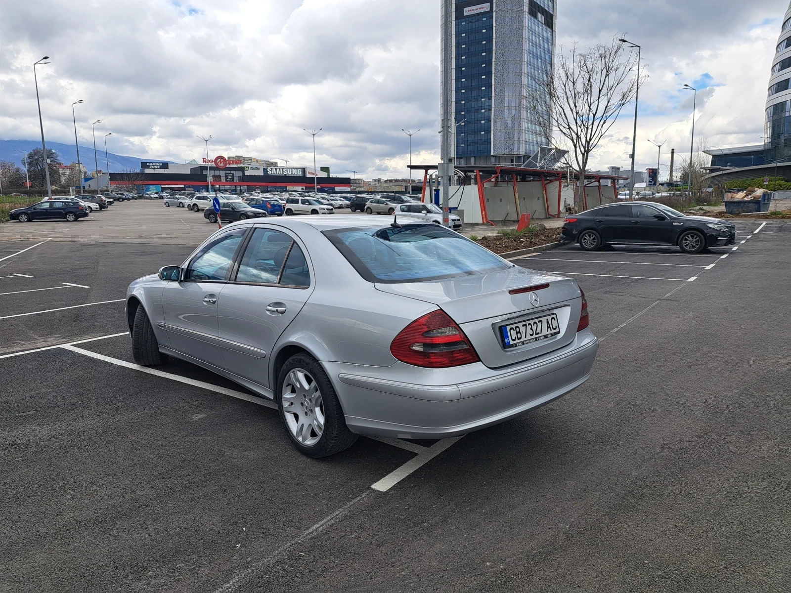 Mercedes-Benz E 270 CDI AVANGARDE : FULL , снимка 3 - Автомобили и джипове - 54078970