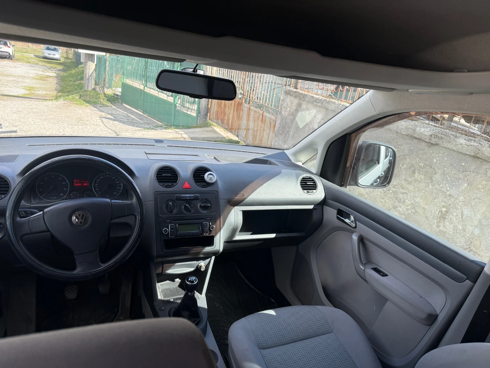 VW Caddy, снимка 8 - Автомобили и джипове - 54102222