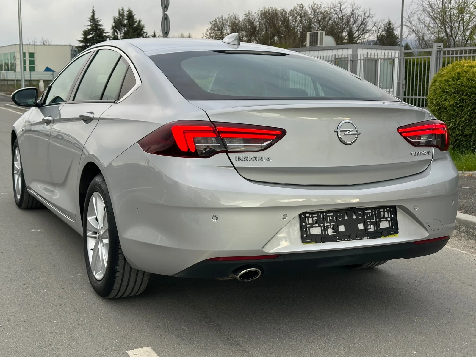 Opel Insignia 2.0 CDTI 170hp| GrandSport| HeadUp| Matrix, снимка 4 - Автомобили и джипове - 54151479