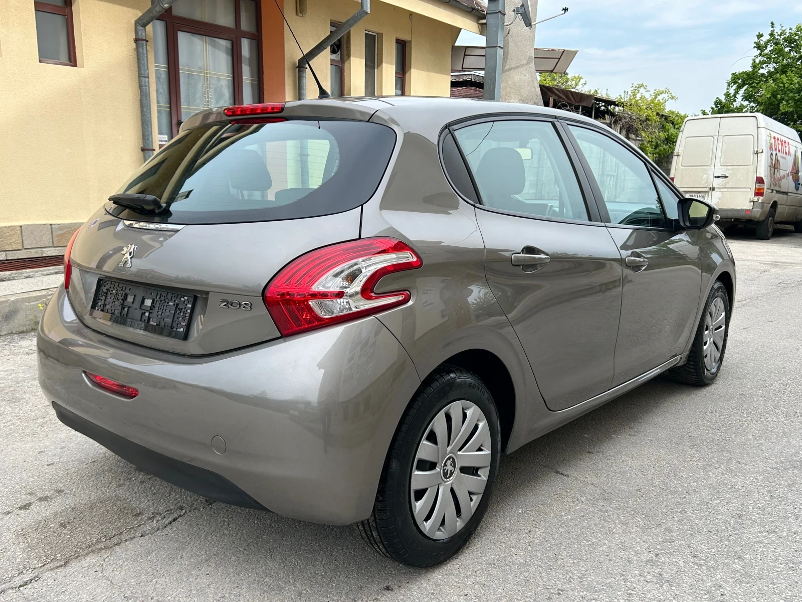 Peugeot 208 1.4HDI НАВИГАЦИЯ, снимка 5 - Автомобили и джипове - 54486502
