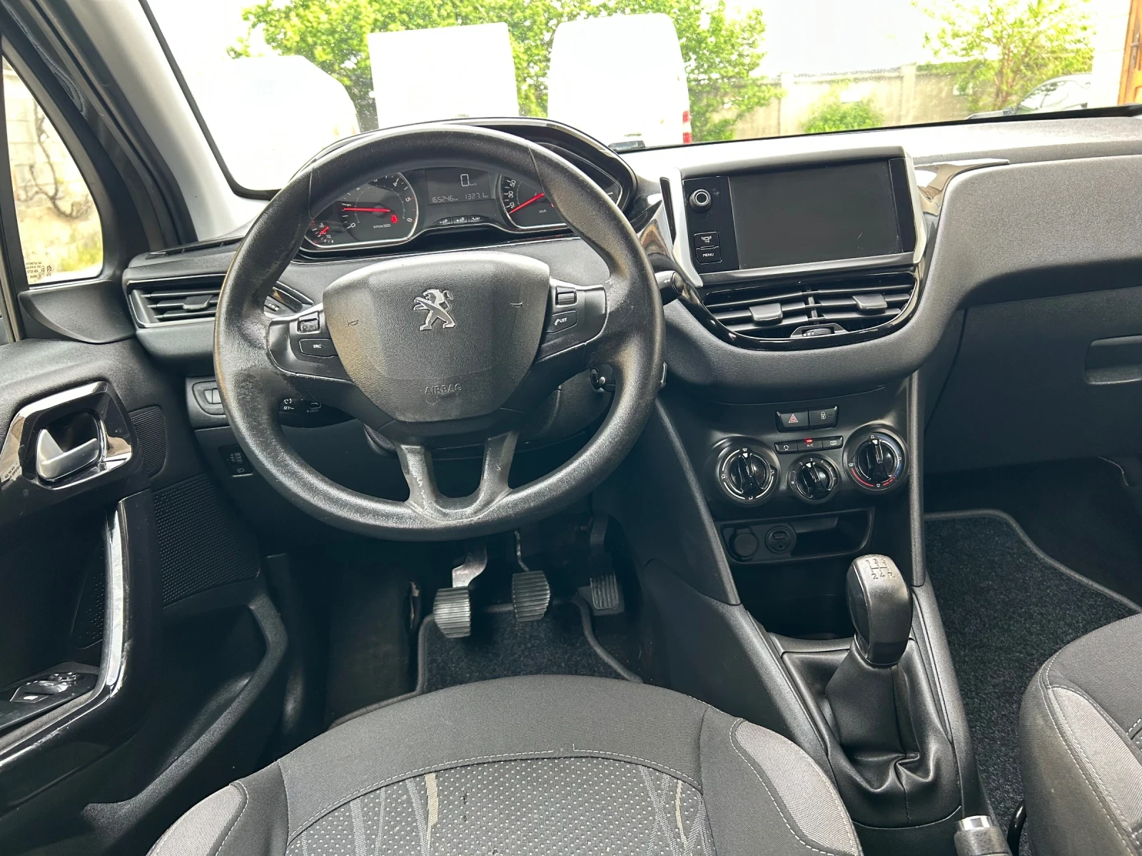 Peugeot 208 1.4HDI НАВИГАЦИЯ, снимка 10 - Автомобили и джипове - 54486502