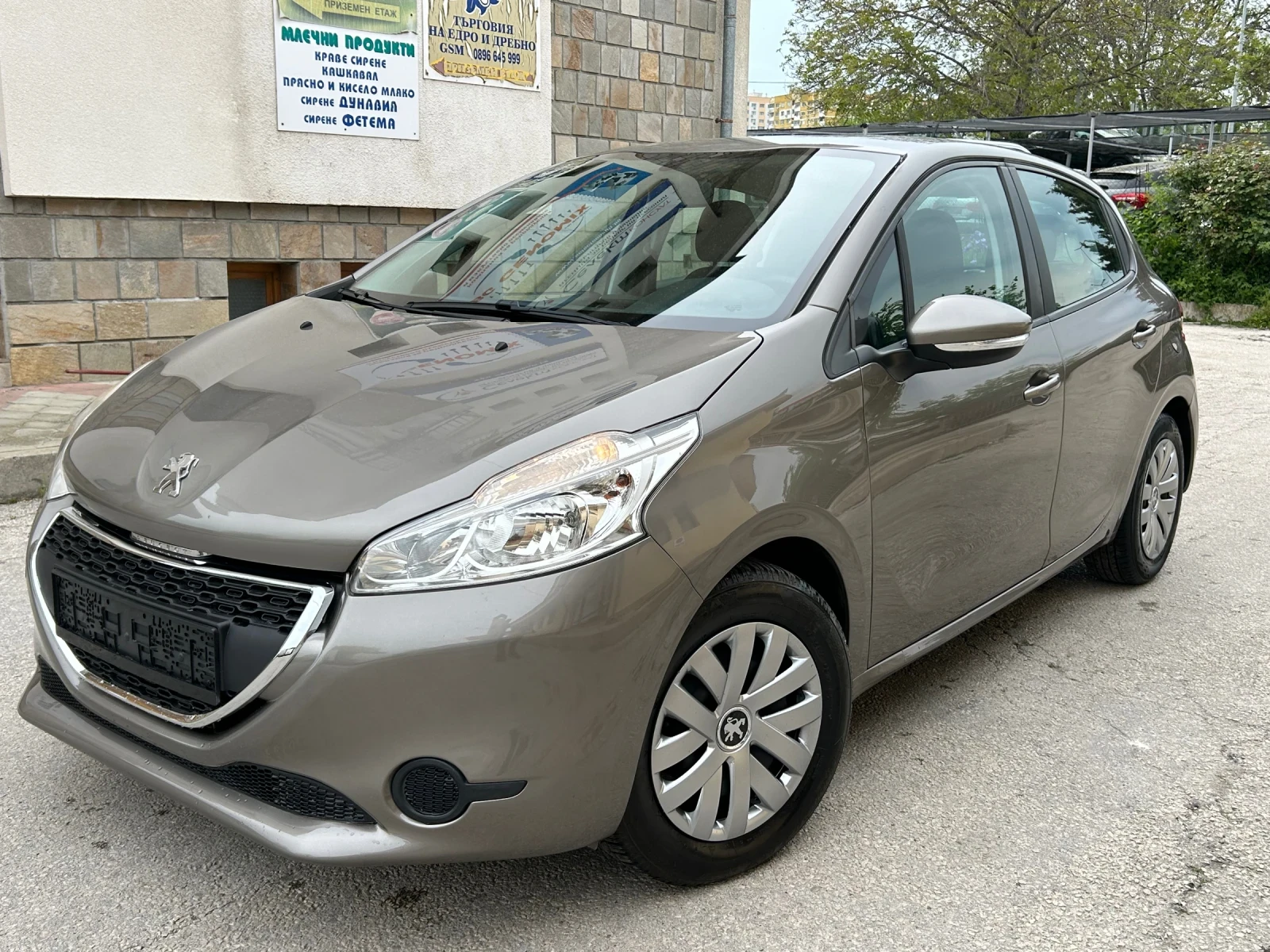 Peugeot 208 1.4HDI НАВИГАЦИЯ, снимка 8 - Автомобили и джипове - 54486502