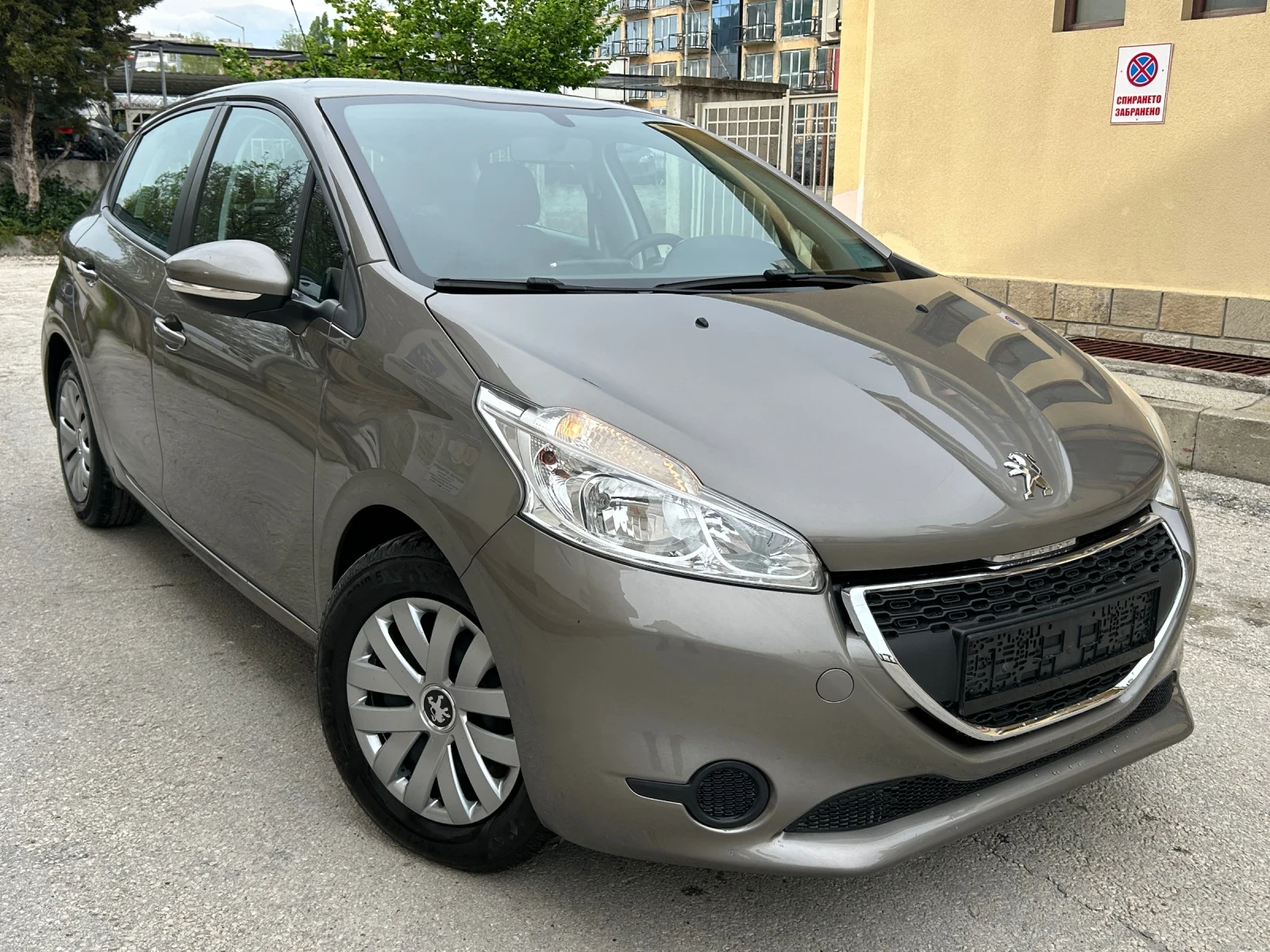 Peugeot 208 1.4HDI НАВИГАЦИЯ, снимка 3 - Автомобили и джипове - 54486502