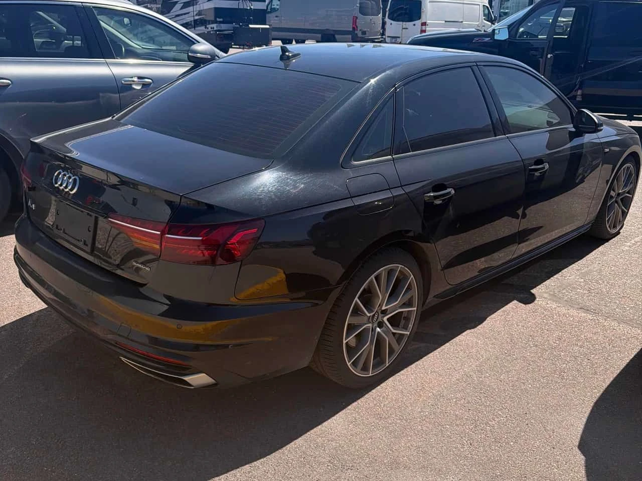 Audi A4 S LINE/Progressiv/ПОДГРЕВ/CARFAX/ФИНАНСИРАНЕ, снимка 3 - Автомобили и джипове - 54663079