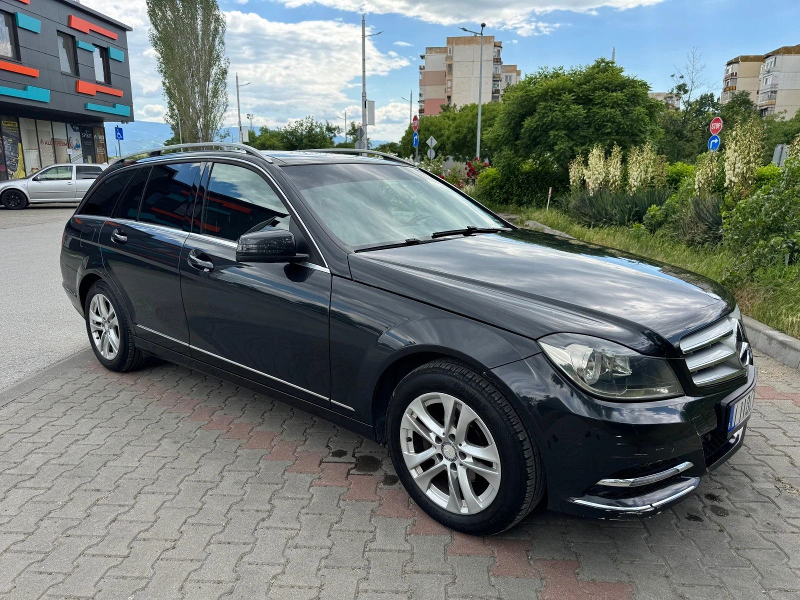 Mercedes-Benz C 180, снимка 2 - Автомобили и джипове - 54668752