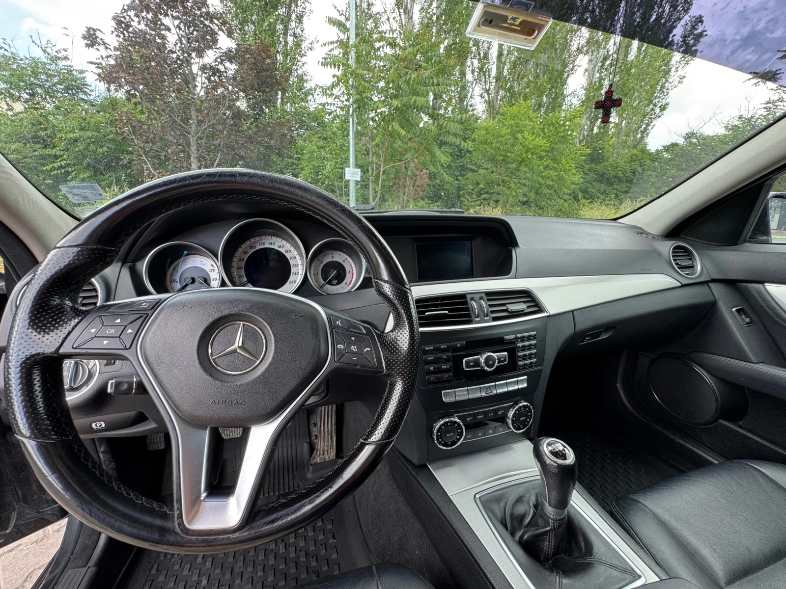 Mercedes-Benz C 180, снимка 5 - Автомобили и джипове - 54668752