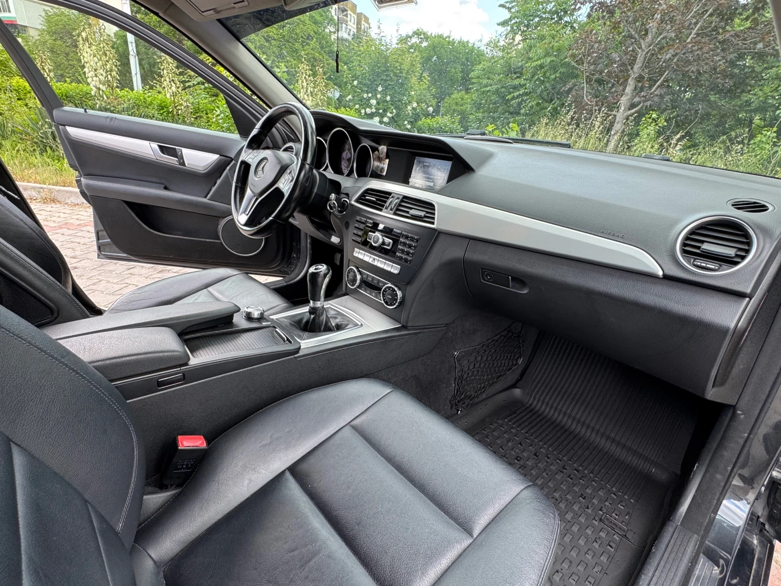 Mercedes-Benz C 180, снимка 7 - Автомобили и джипове - 54668752