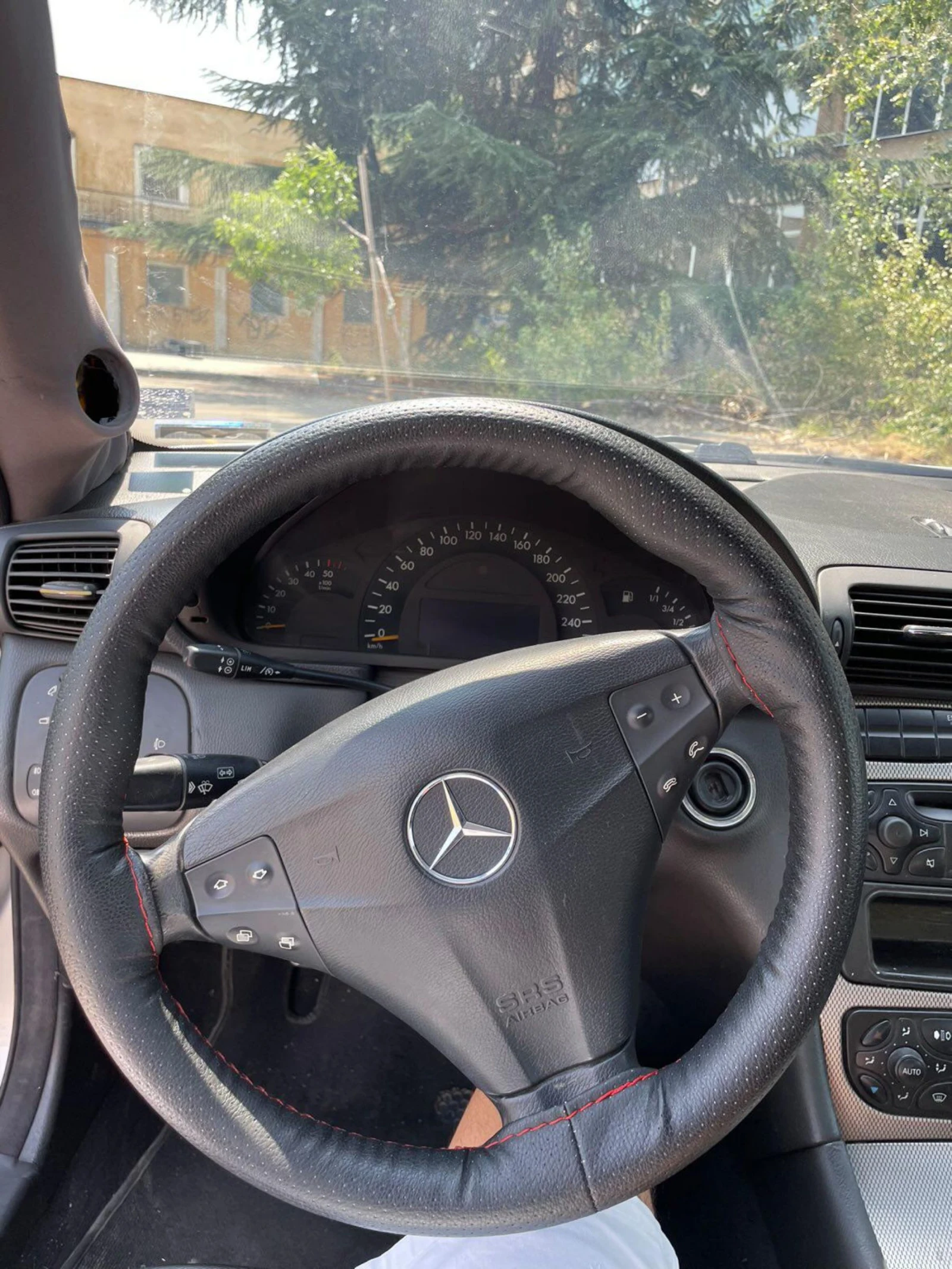 Mercedes-Benz C 220, снимка 9 - Автомобили и джипове - 54700755