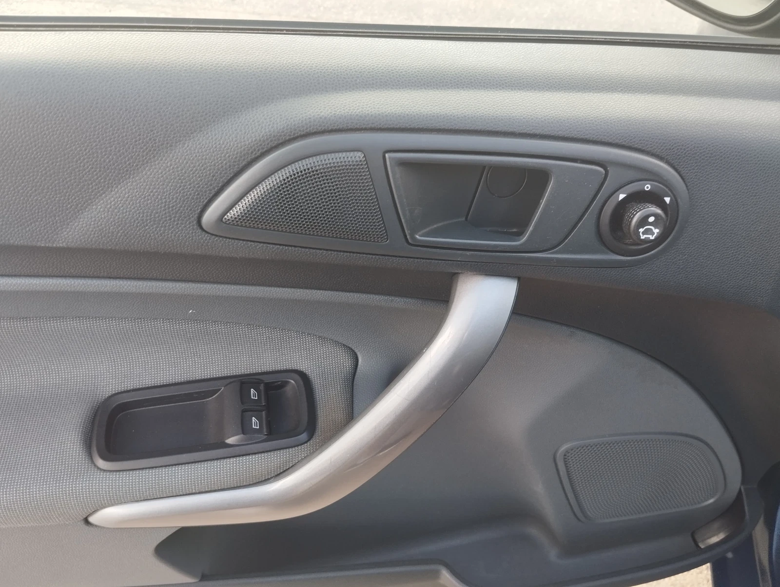 Ford Fiesta МК8, снимка 10 - Автомобили и джипове - 54712953
