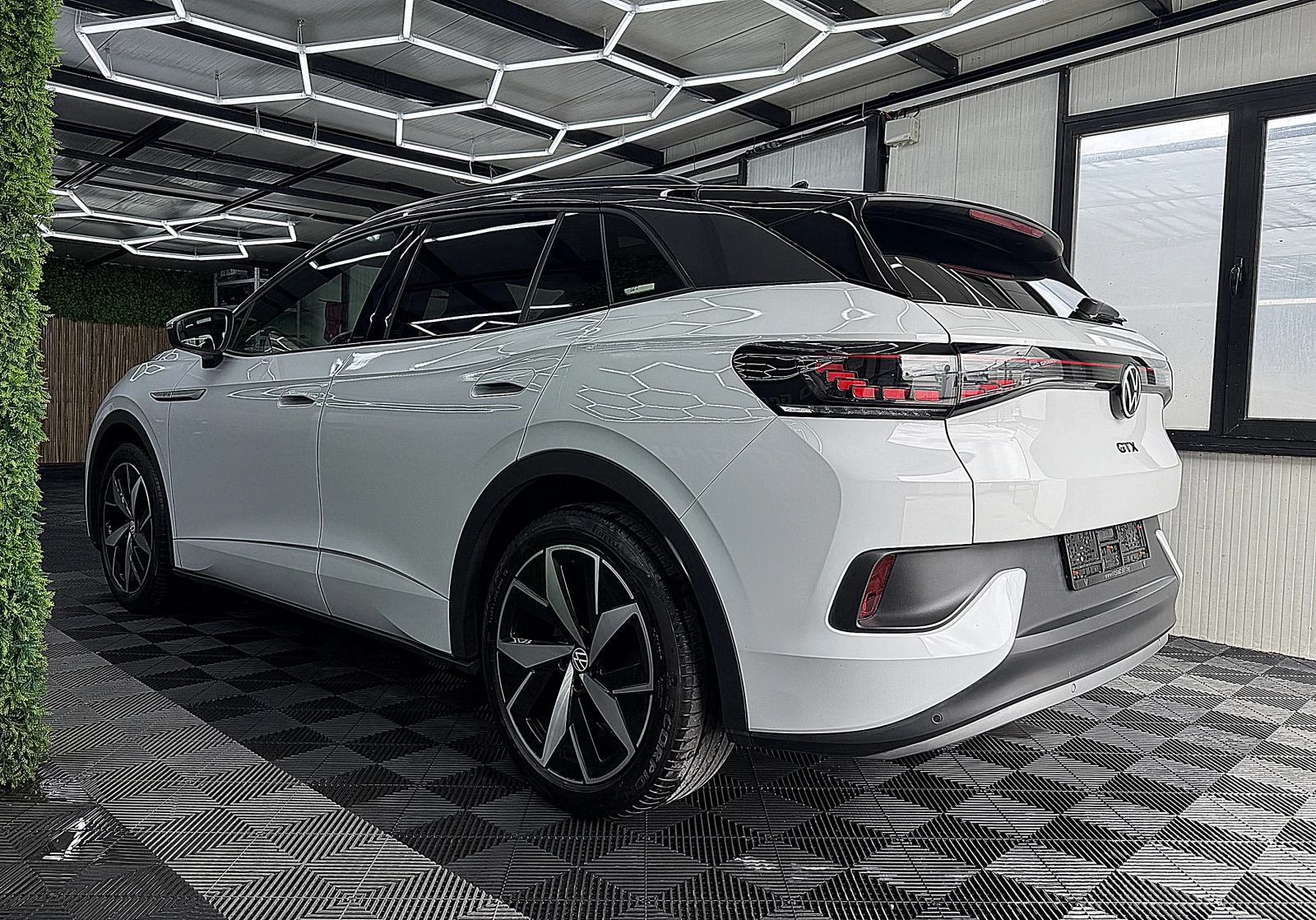 VW ID.4 GTX/4x4/PANORAMA/360-K/KeulessGo/СОБСТВЕН ЛИЗИНГ, снимка 4 - Автомобили и джипове - 54779986