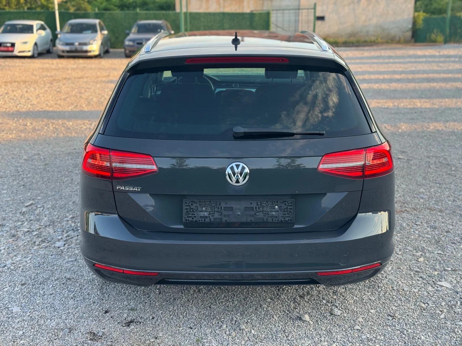 VW Passat Full LED, Nardo grey, Автомат, Нави, 150к.с, снимка 4 - Автомобили и джипове - 55042952