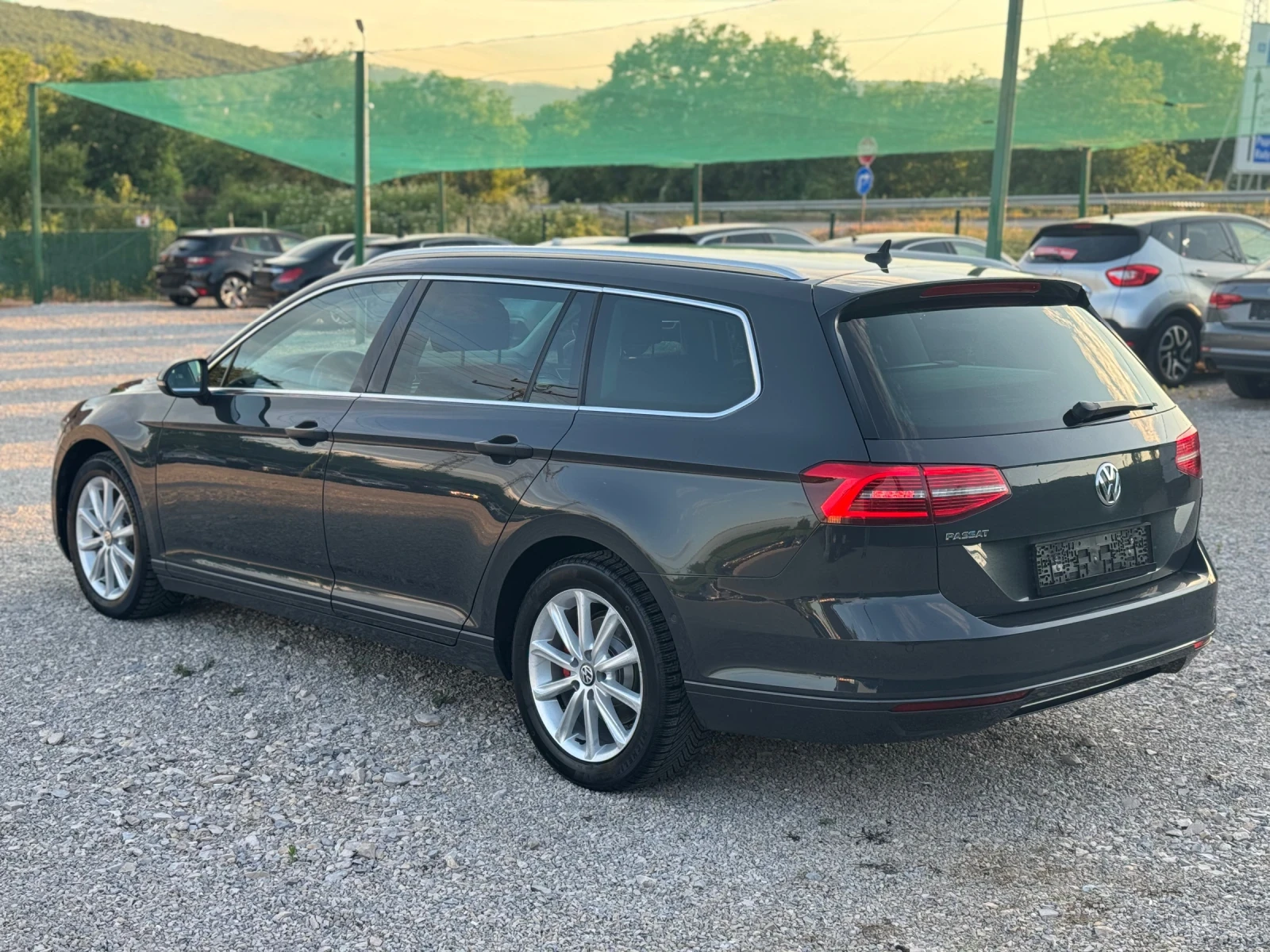 VW Passat Full LED, Nardo grey, Автомат, Нави, 150к.с, снимка 5 - Автомобили и джипове - 55042952