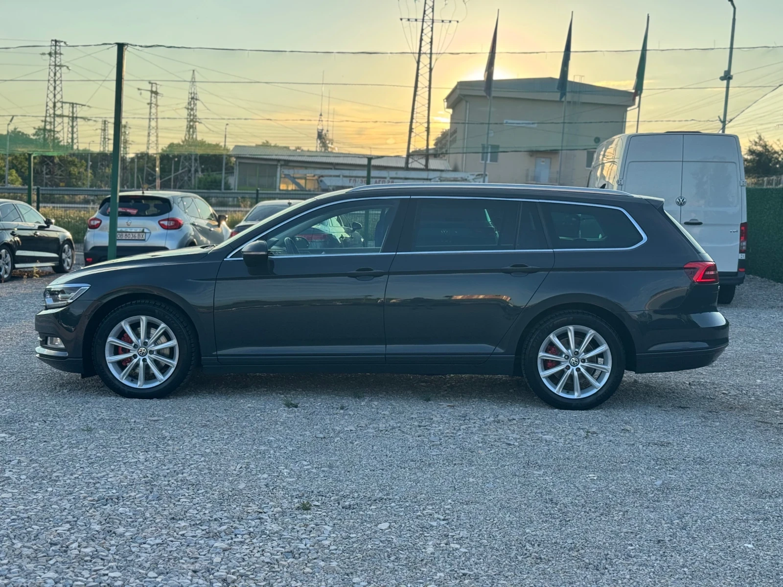VW Passat Full LED, Nardo grey, Автомат, Нави, 150к.с, снимка 6 - Автомобили и джипове - 55042952