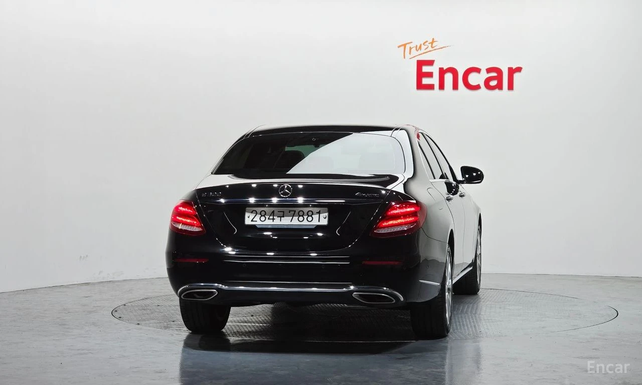 Mercedes-Benz E 300 ОБДУХВАНЕ * BURMESTER * HEAD-UP * ФИКСИРАНА ЦЕНА, снимка 5 - Автомобили и джипове - 55155274