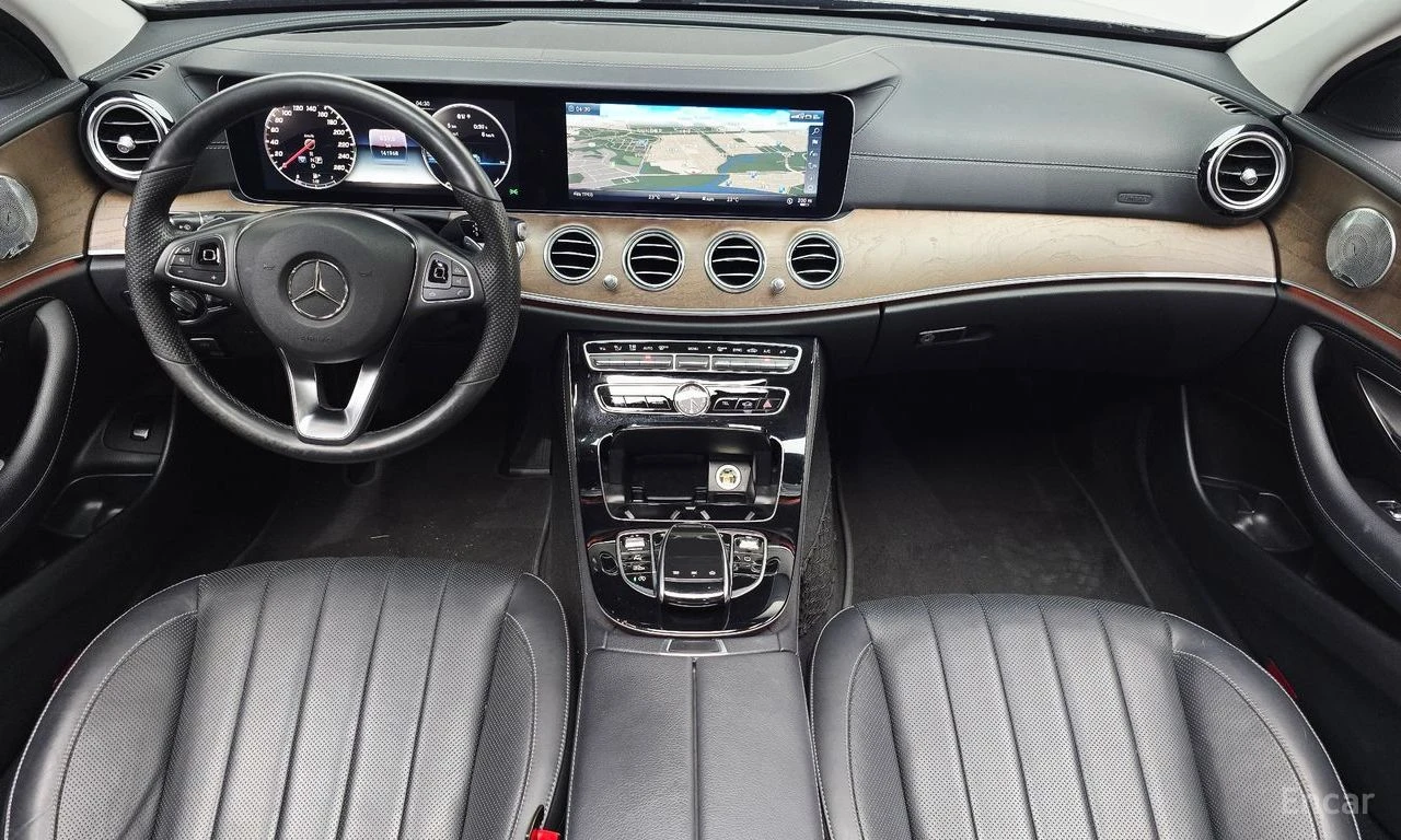 Mercedes-Benz E 300 ОБДУХВАНЕ * BURMESTER * HEAD-UP * ФИКСИРАНА ЦЕНА, снимка 8 - Автомобили и джипове - 55155274