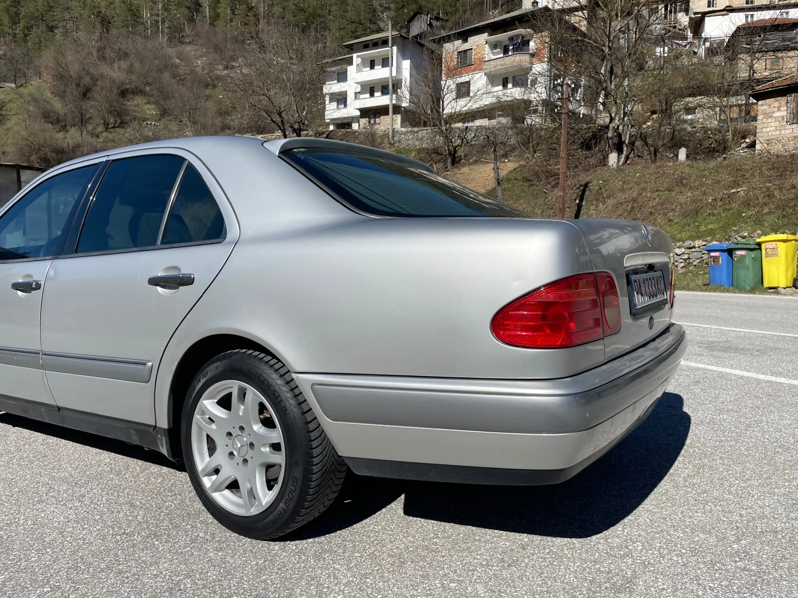 Mercedes-Benz E 200, снимка 13 - Автомобили и джипове - 55423106