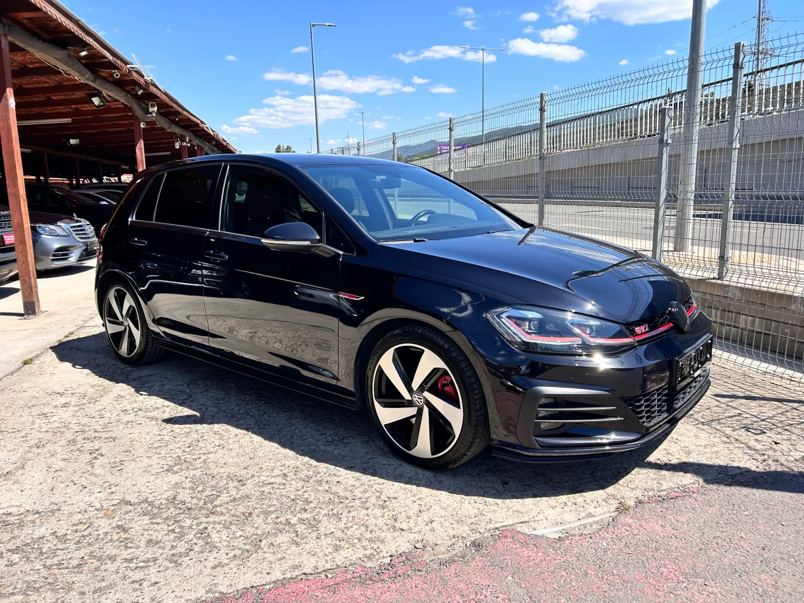 VW Golf GTI Performance 245к.с, снимка 5 - Автомобили и джипове - 55679149