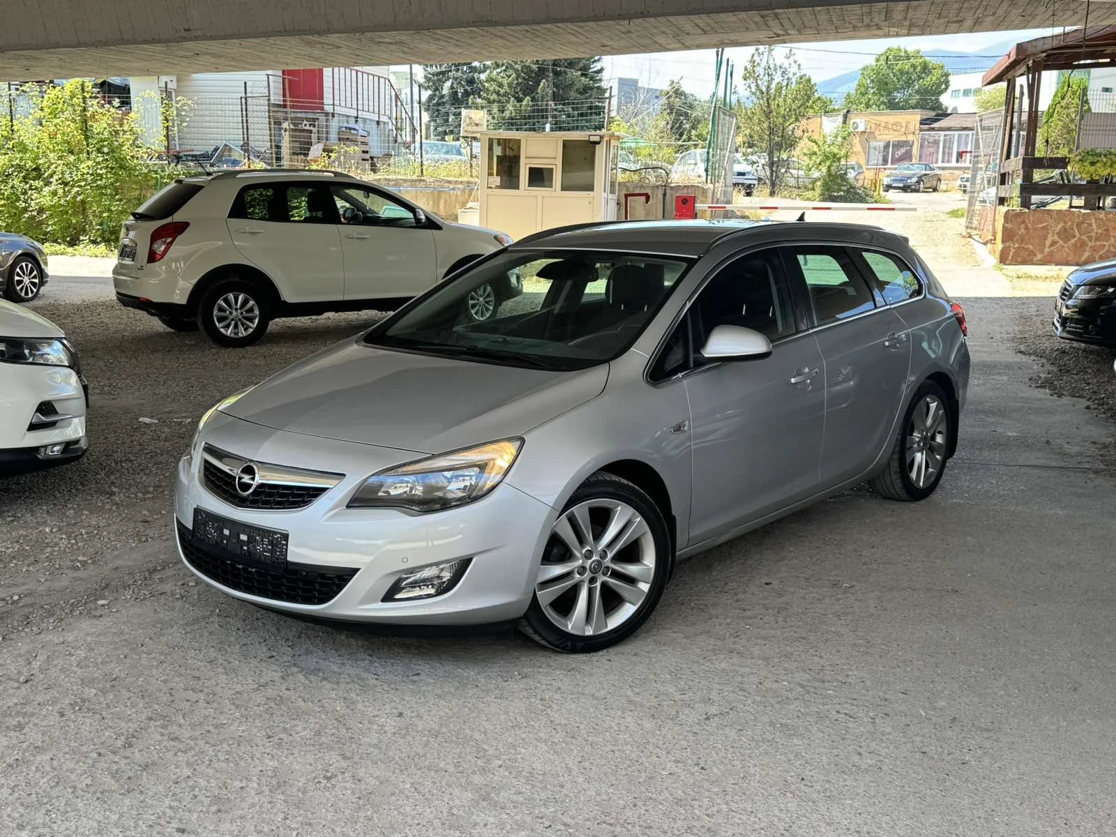 Opel Astra 1.4 benzin 140кс.