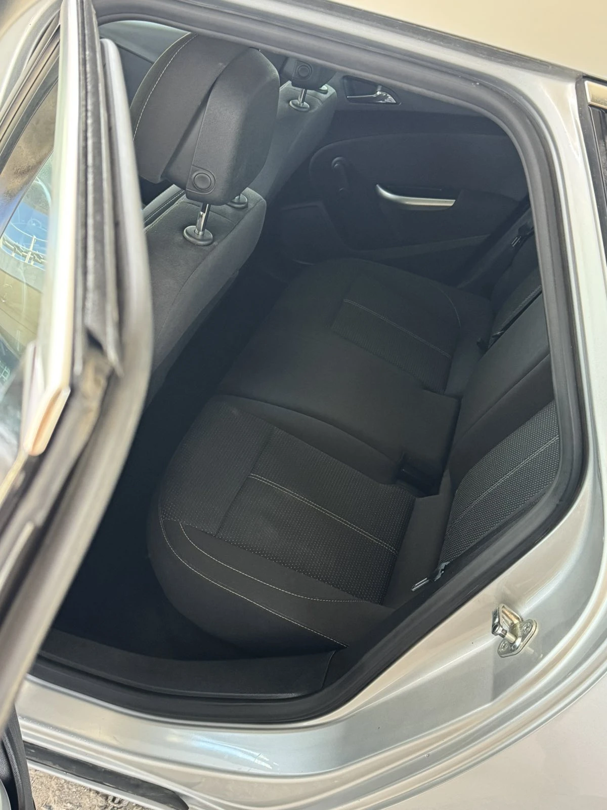 Opel Astra 1.4 benzin 140кс., снимка 8 - Автомобили и джипове - 55685280