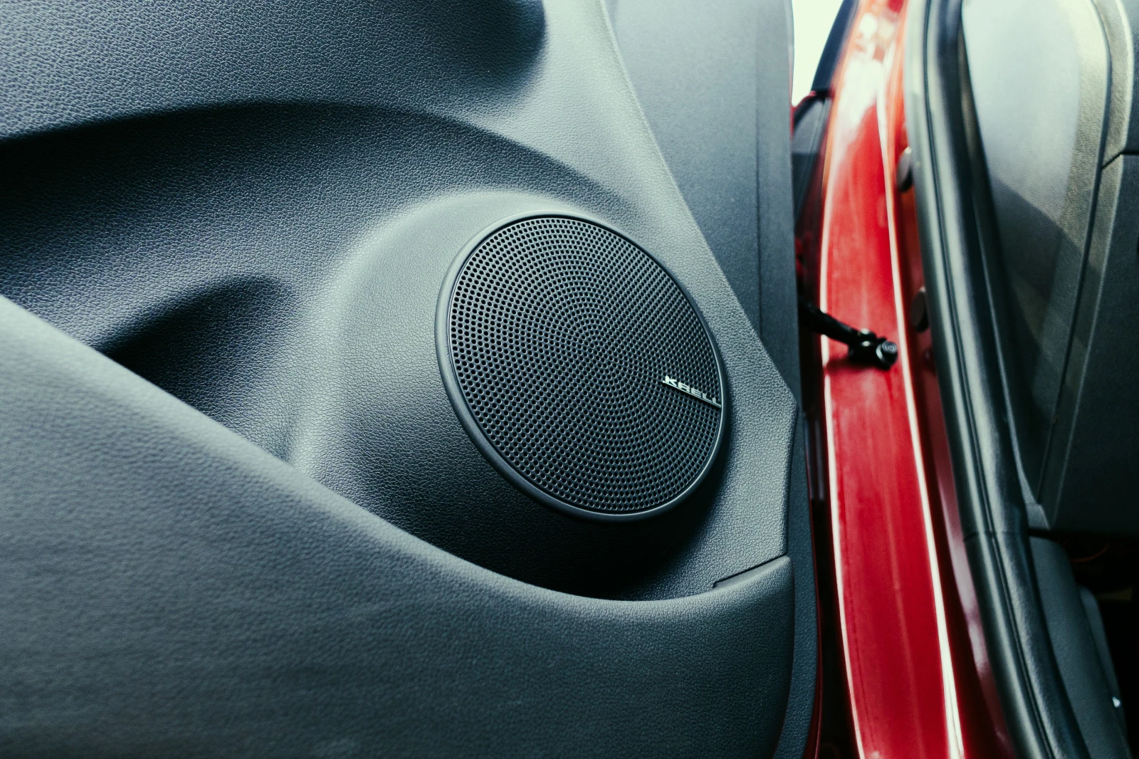 Hyundai Kona 25000  T 64kWh 204  | Mobile.bg   12