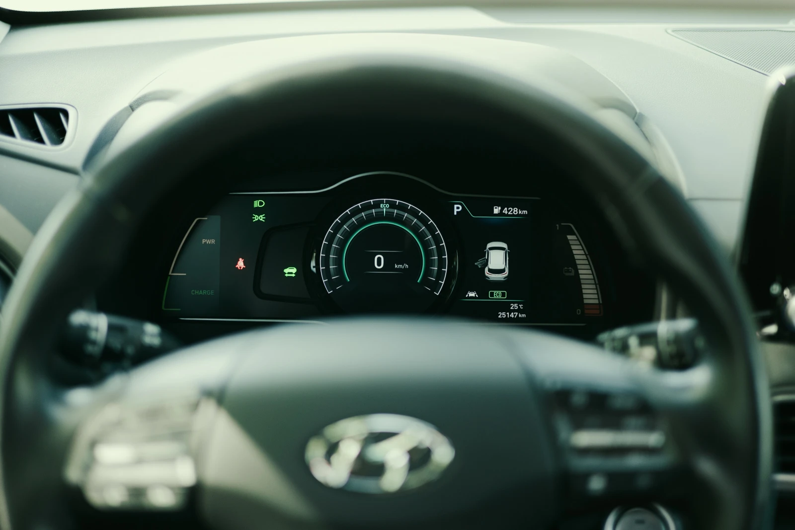 Hyundai Kona 25000  T 64kWh 204  | Mobile.bg   13