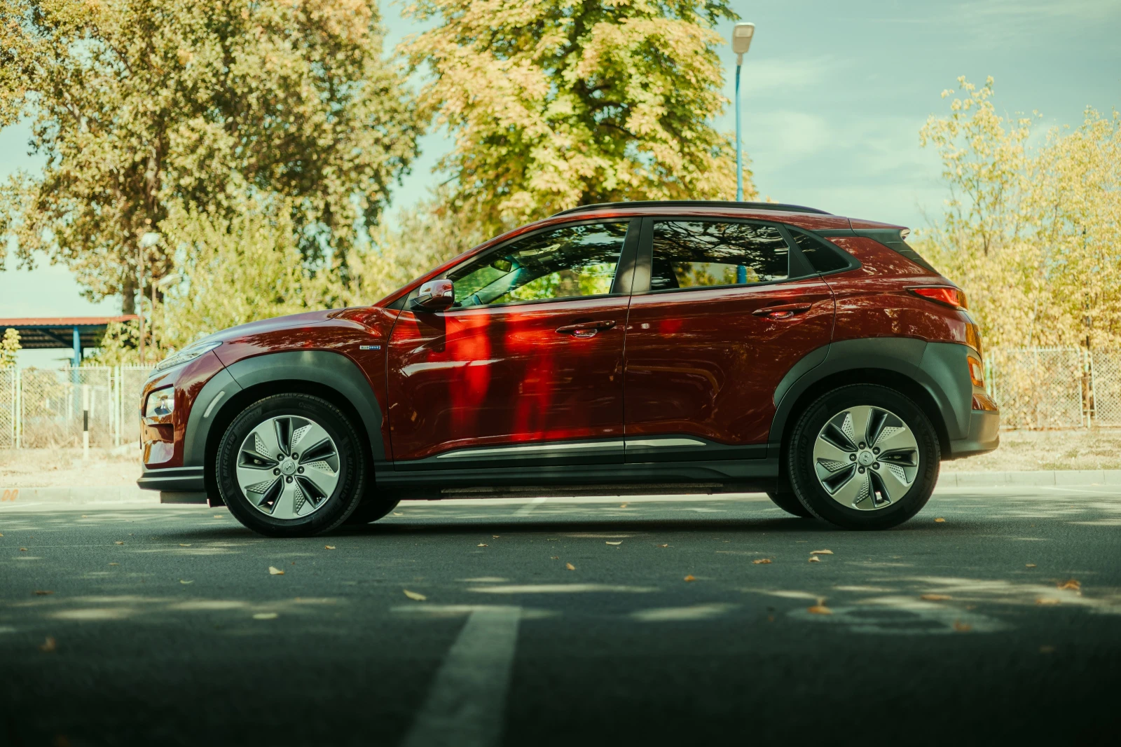 Hyundai Kona 25000км Гаранция Tермопомпа 64kWh 204кс  - изображение 6