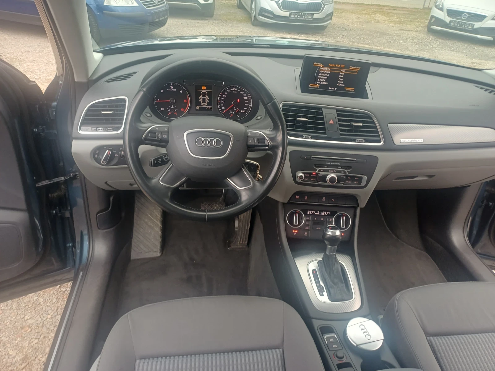 Audi Q3 2.0 TDI S tronic quattro, снимка 11 - Автомобили и джипове - 53963351