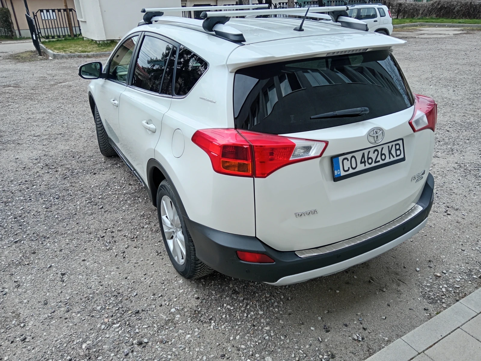 Toyota Rav4 2.0 D4D, снимка 3 - Автомобили и джипове - 54041912