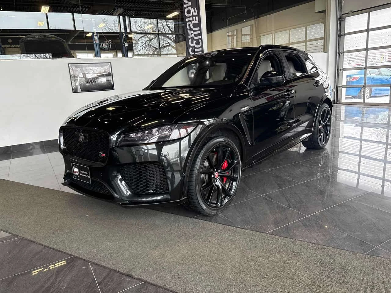 Jaguar F-PACE  SVR 5.0L | DISTRONIC | 360 | HU | PANO | ОБДУХ
