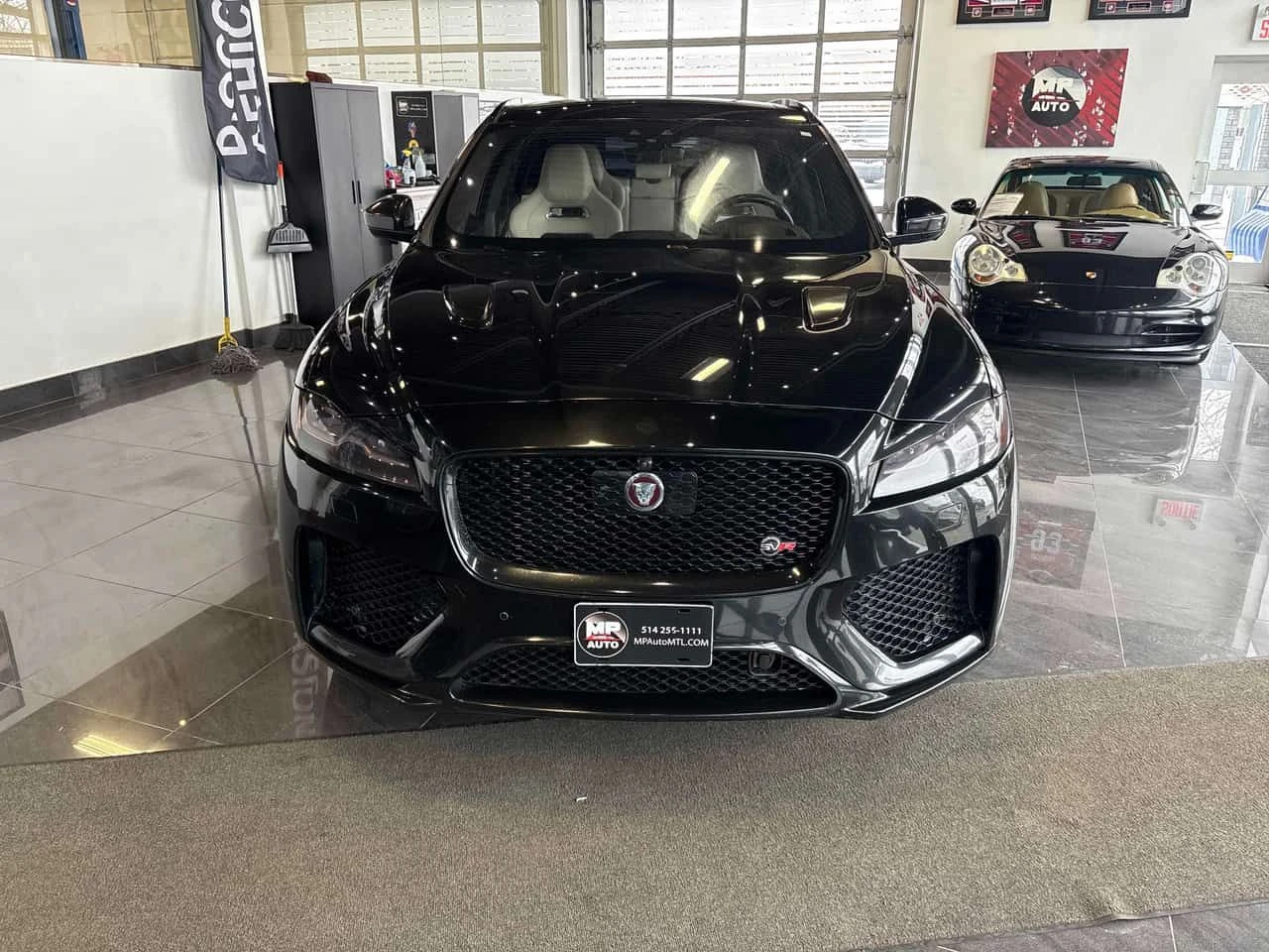 Jaguar F-PACE  SVR 5.0L | DISTRONIC | 360 | HU | PANO | ОБДУХ, снимка 2 - Автомобили и джипове - 54642513