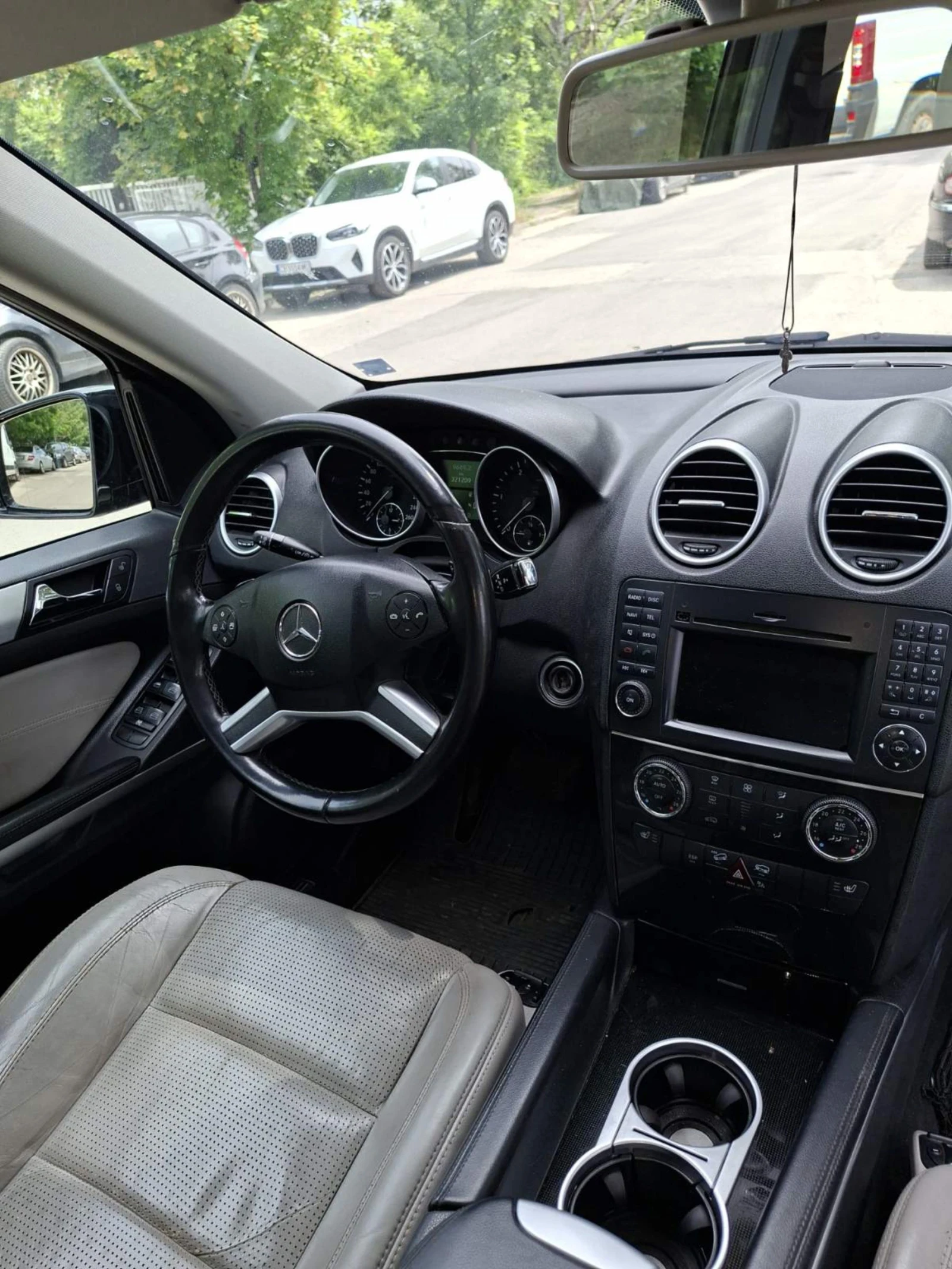 Mercedes-Benz ML 300 CDI, снимка 9 - Автомобили и джипове - 54944039
