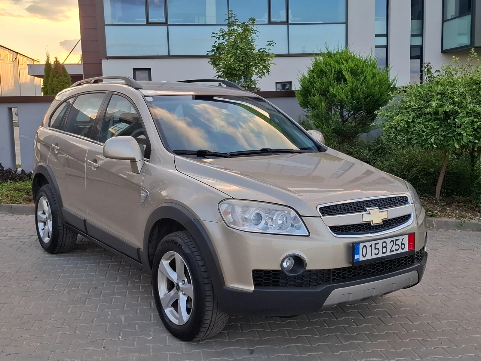 Chevrolet Captiva 2.0CDTI* (150кс)* KOЖА* HOB BHOC* * , снимка 10 - Автомобили и джипове - 55286723