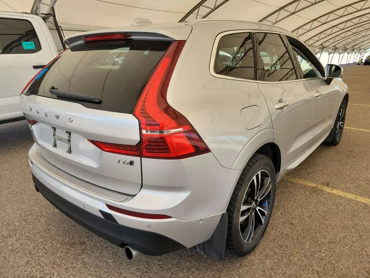 Volvo XC60 MOMENTUM/CARFAX/Подгрев/Памет/Панорама, снимка 3 - Автомобили и джипове - 55735395