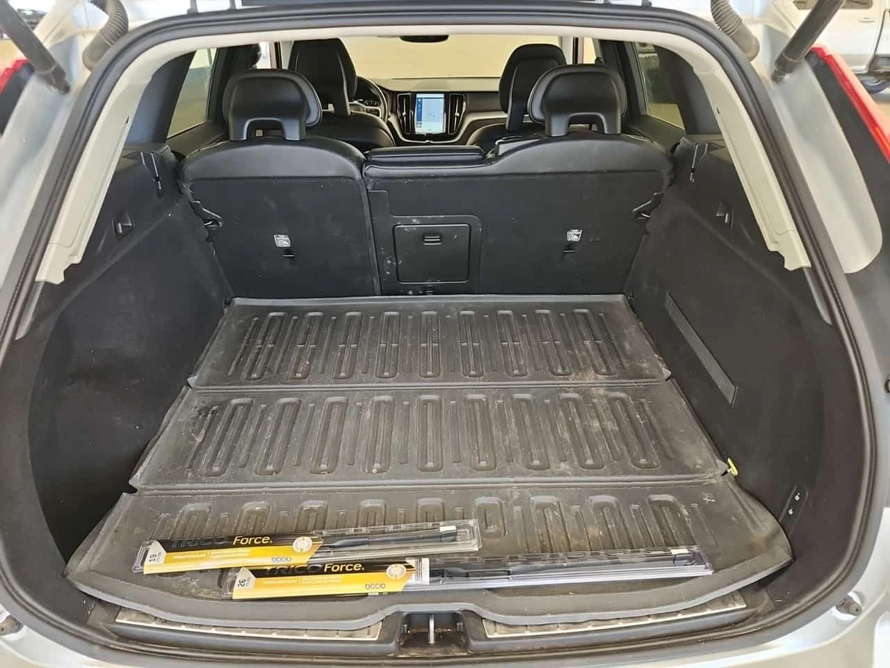 Volvo XC60 MOMENTUM/CARFAX/Подгрев/Памет/Панорама, снимка 14 - Автомобили и джипове - 55735395
