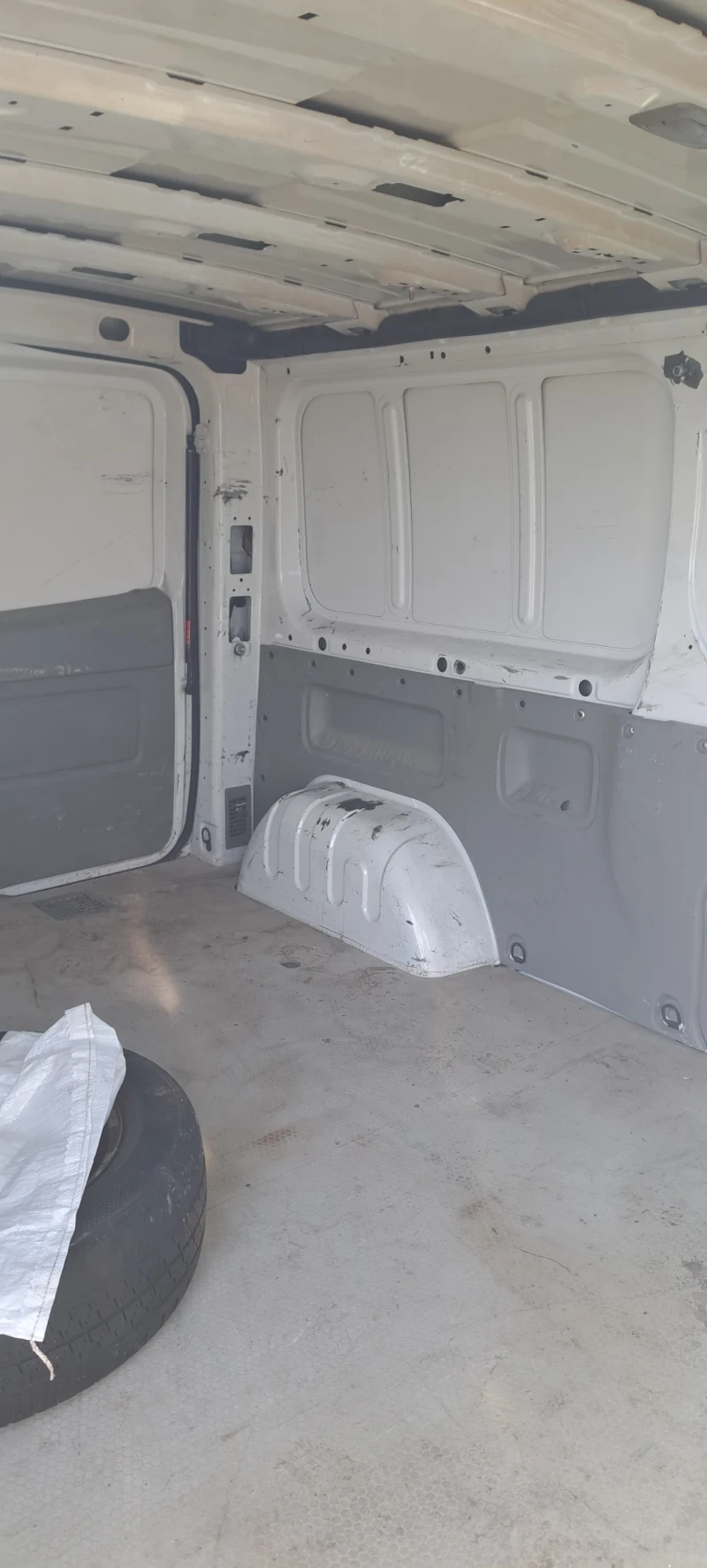 Opel Vivaro 2.0 cdti, снимка 5 - Бусове и автобуси - 52369382