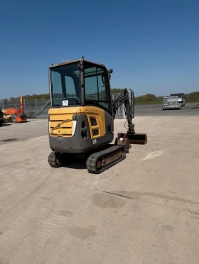 Багер Volvo EC18C, снимка 2
