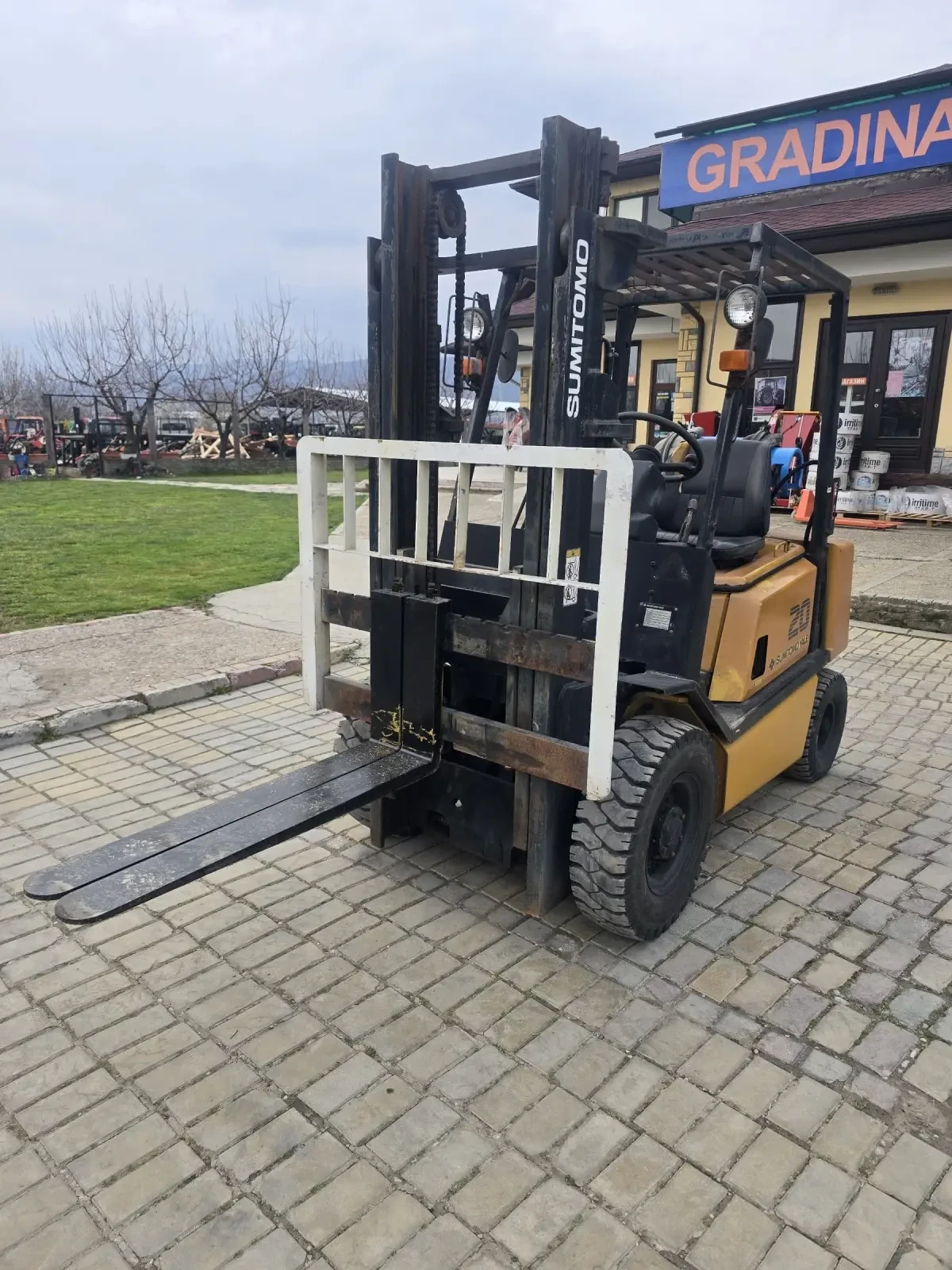 Мотокар Toyota Yale Sumitomo 2.0 тон. Газ/Бензин, снимка 2 - Индустриална техника - 53922043