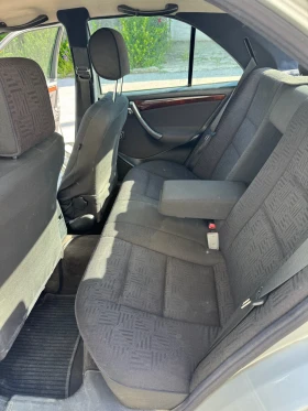 Mercedes-Benz C 220, снимка 8