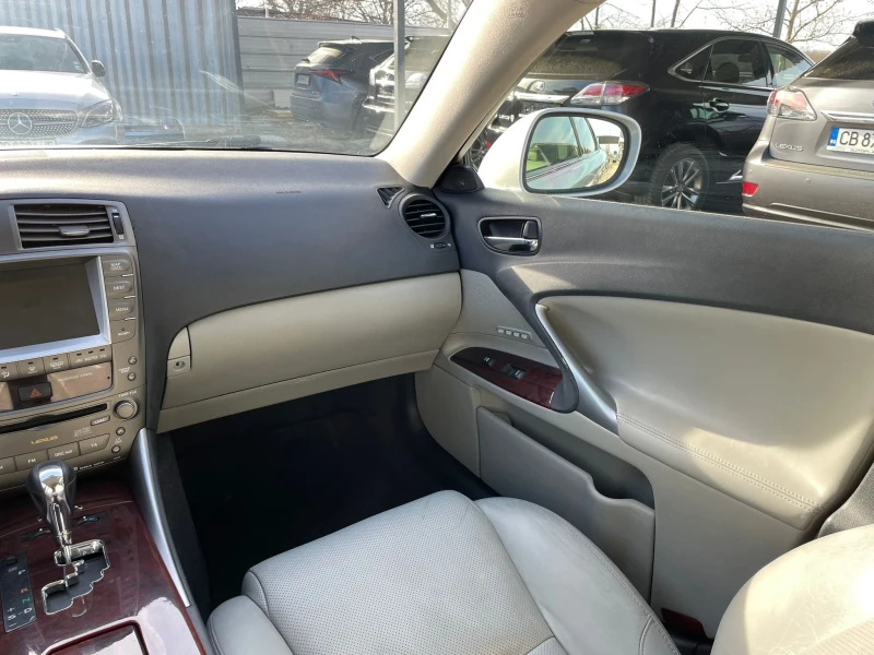 Lexus IS 250 Luxury/Auto/Navi/Camera, снимка 11 - Автомобили и джипове - 48567404