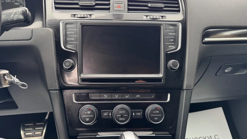 VW Golf 1.4 TSI DISTRONIC GT, снимка 15 - Автомобили и джипове - 53498175