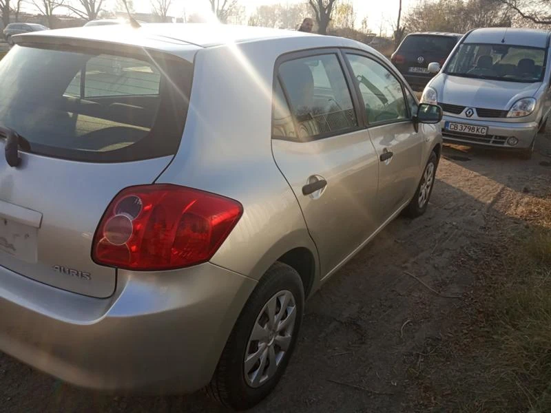 Toyota Auris 1.3VVTI tip 1NR, снимка 3 - Автомобили и джипове - 30776123