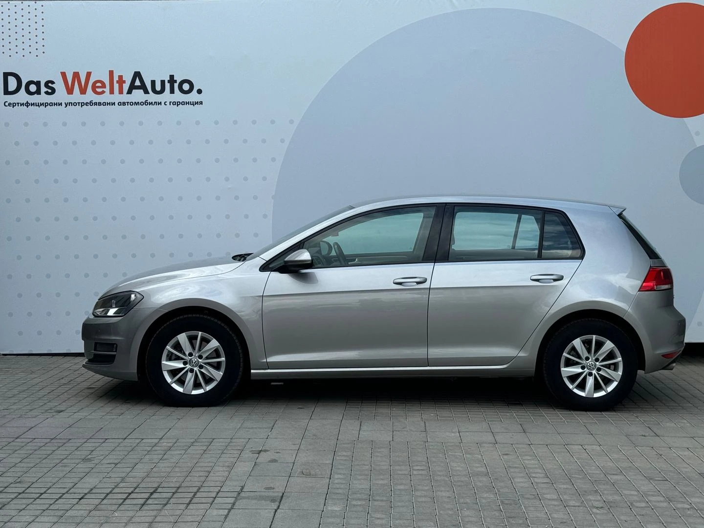 VW Golf 2016 Comfortline 1.6TDI BMT - изображение 2