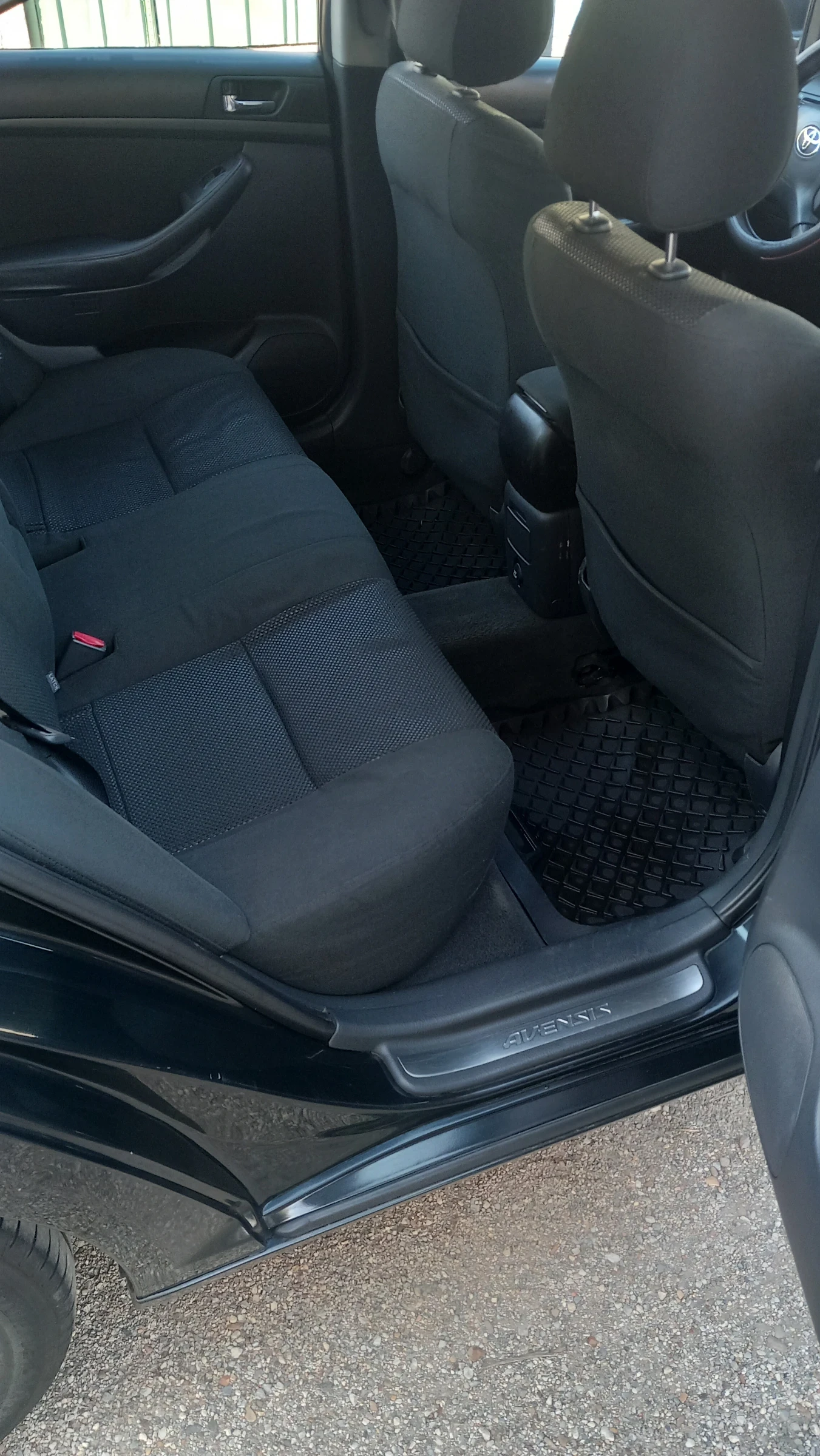 Toyota Avensis  - изображение 10