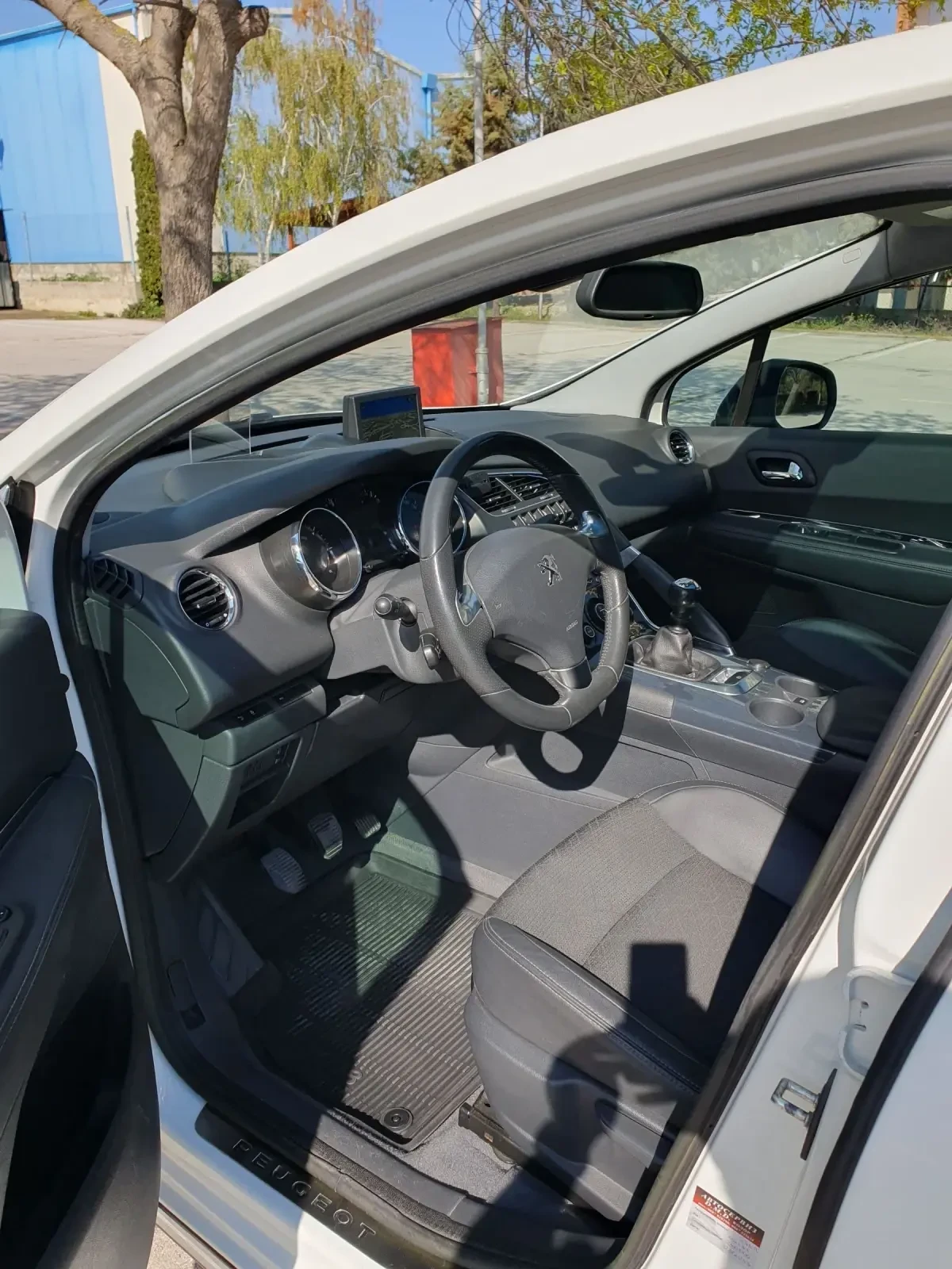 Peugeot 3008 NAVI* HeadUp* PANORAMA* Bluetooth , снимка 15 - Автомобили и джипове - 54323798