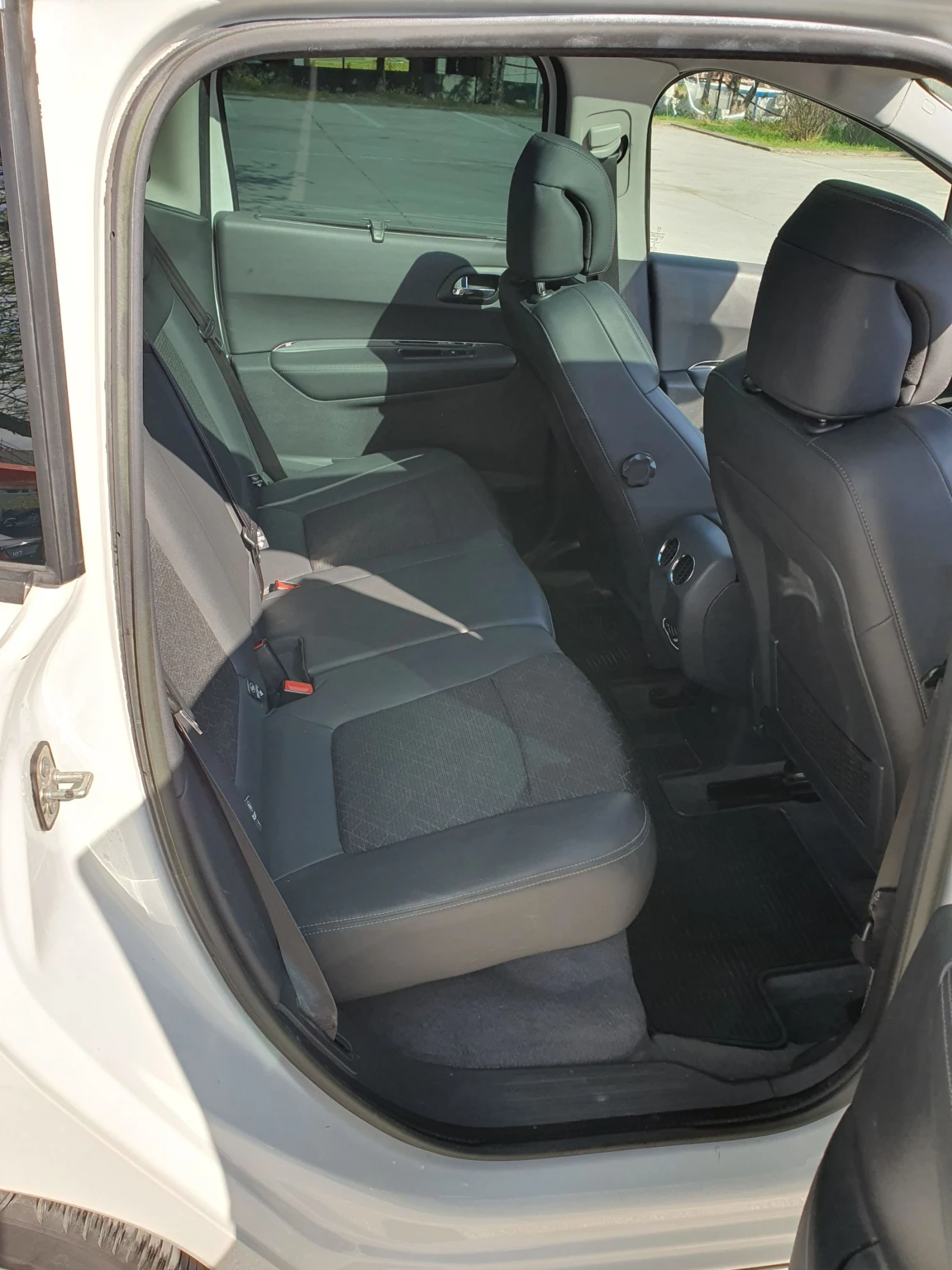 Peugeot 3008 NAVI* HeadUp* PANORAMA* Bluetooth , снимка 16 - Автомобили и джипове - 54323798