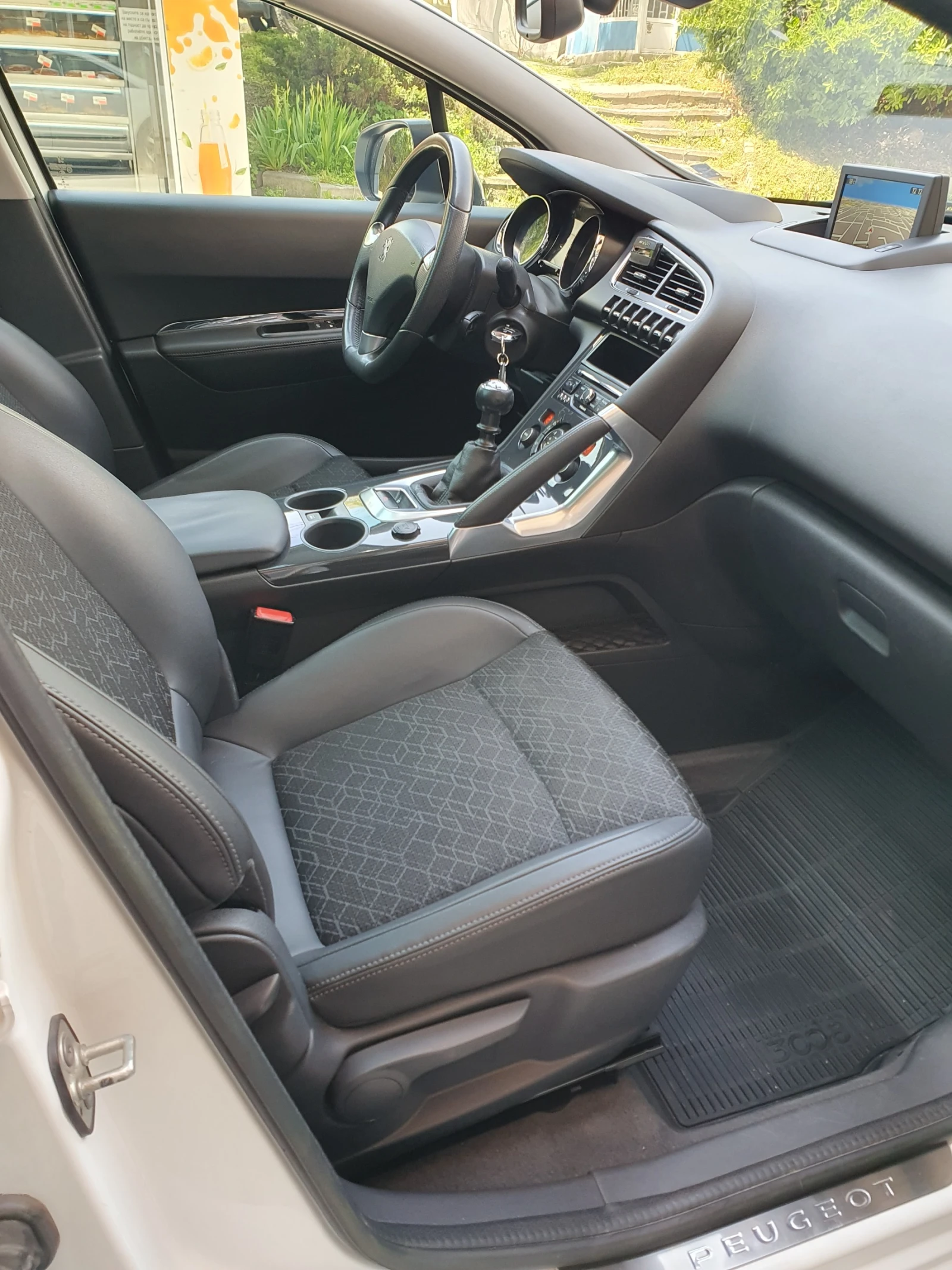 Peugeot 3008 NAVI* HeadUp* PANORAMA* Bluetooth , снимка 15 - Автомобили и джипове - 54323798