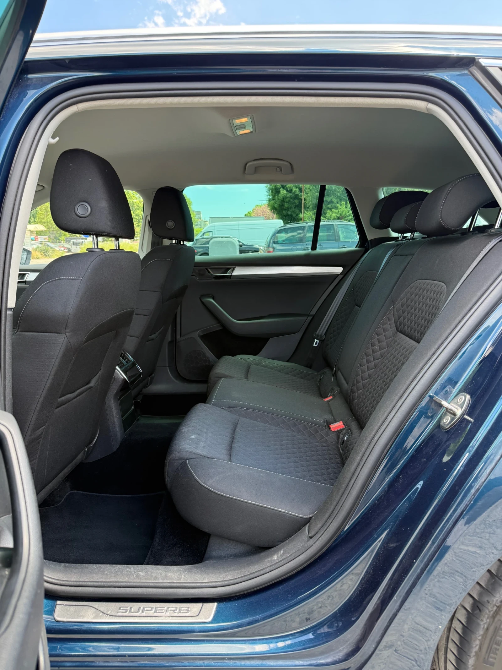 Skoda Superb 2.0 / 150 конски сили / дизел, снимка 11 - Автомобили и джипове - 54610935