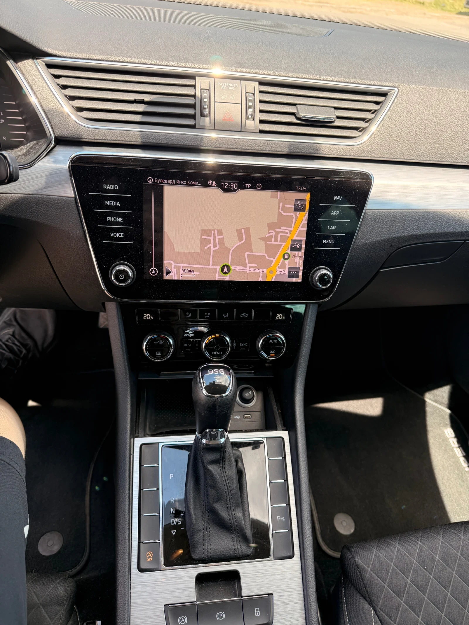 Skoda Superb 2.0 / 150 конски сили / дизел, снимка 15 - Автомобили и джипове - 54610935